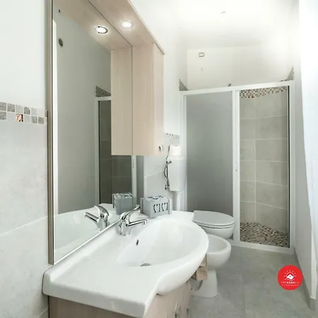 36 Holidays Daire La Spezia